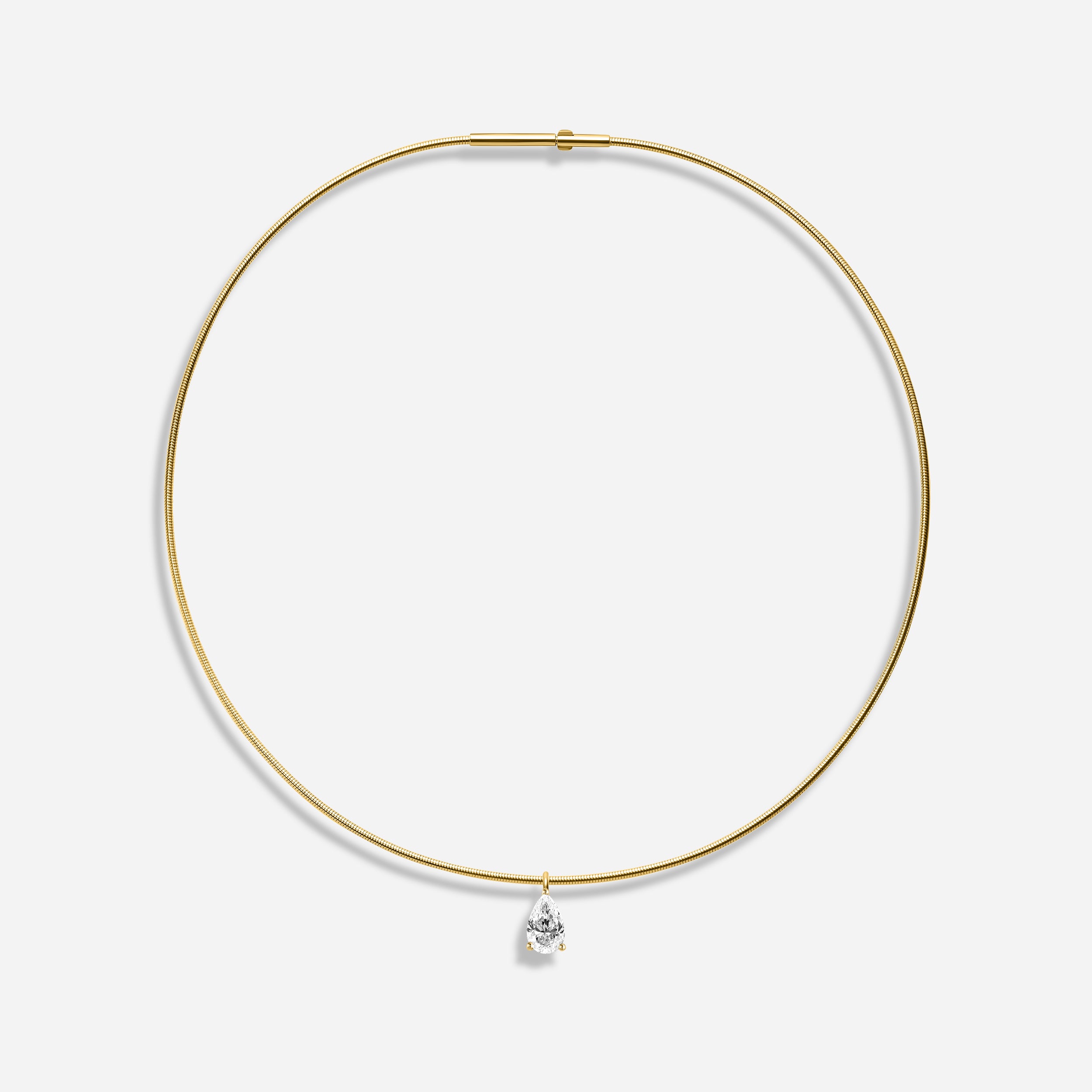 18K GOLD PEAR SHAPE DIAMOND