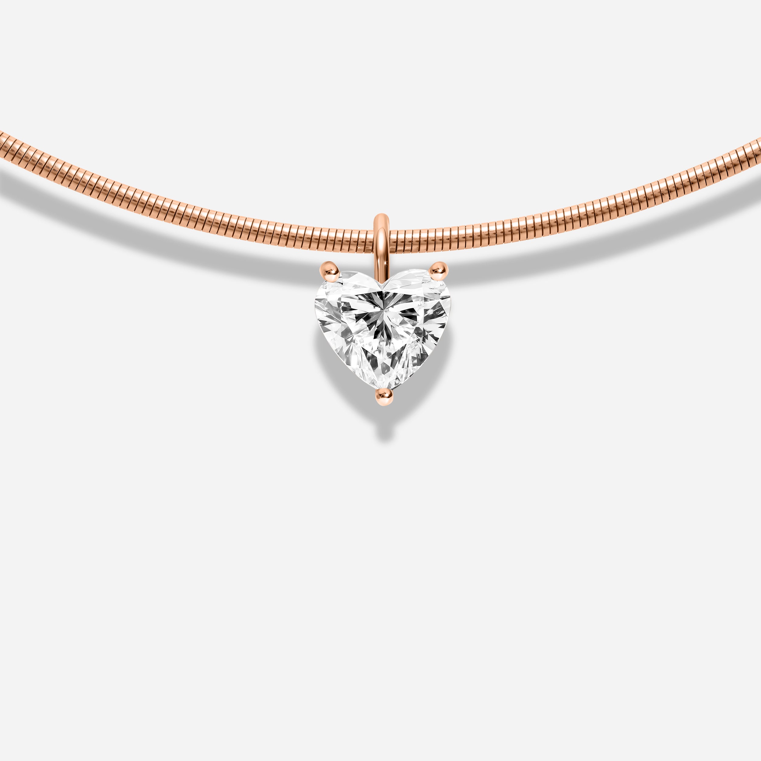 18K GOLD HEART SHAPE DIAMOND