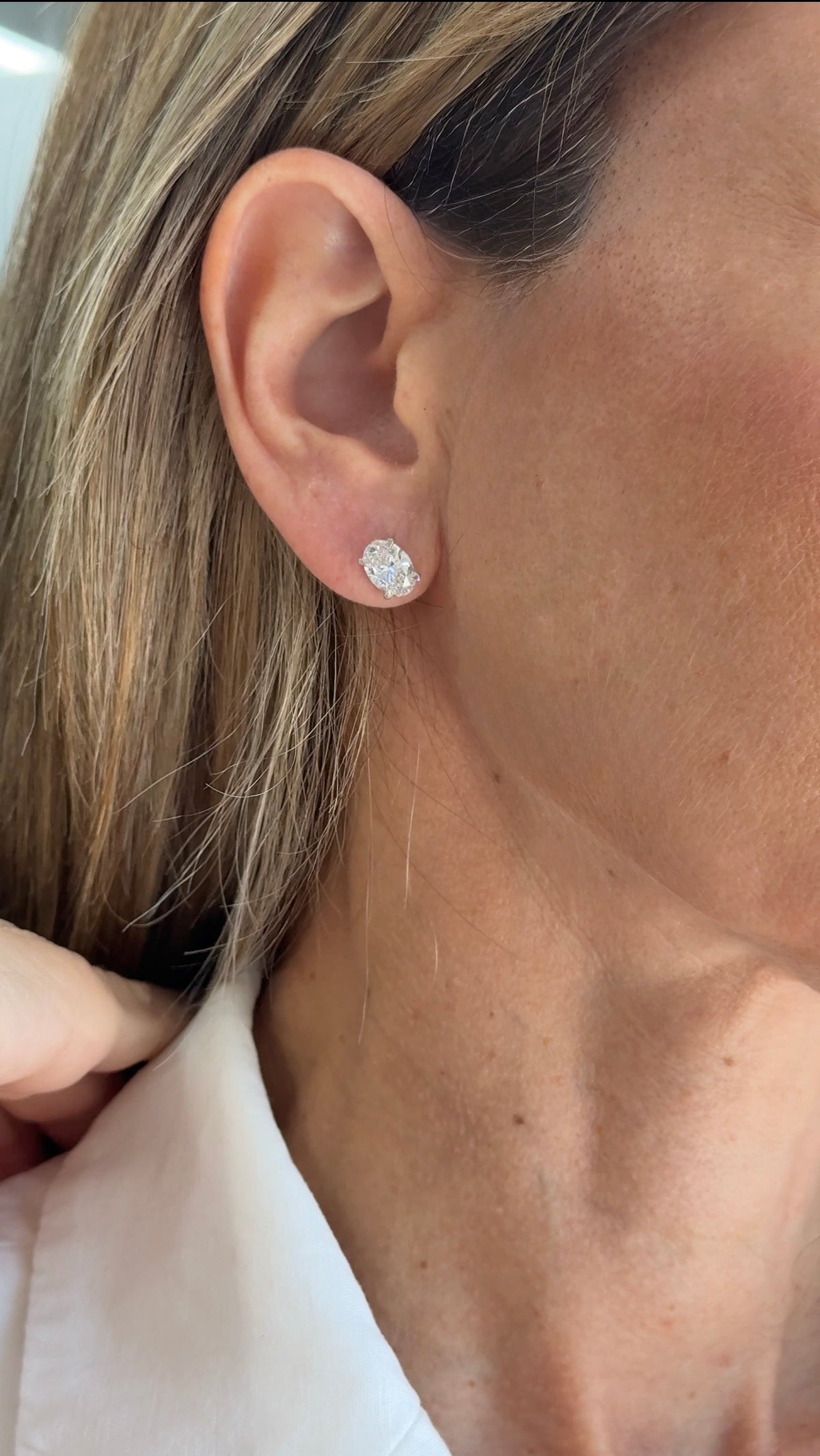 OVAL SHAPE EARRINGS