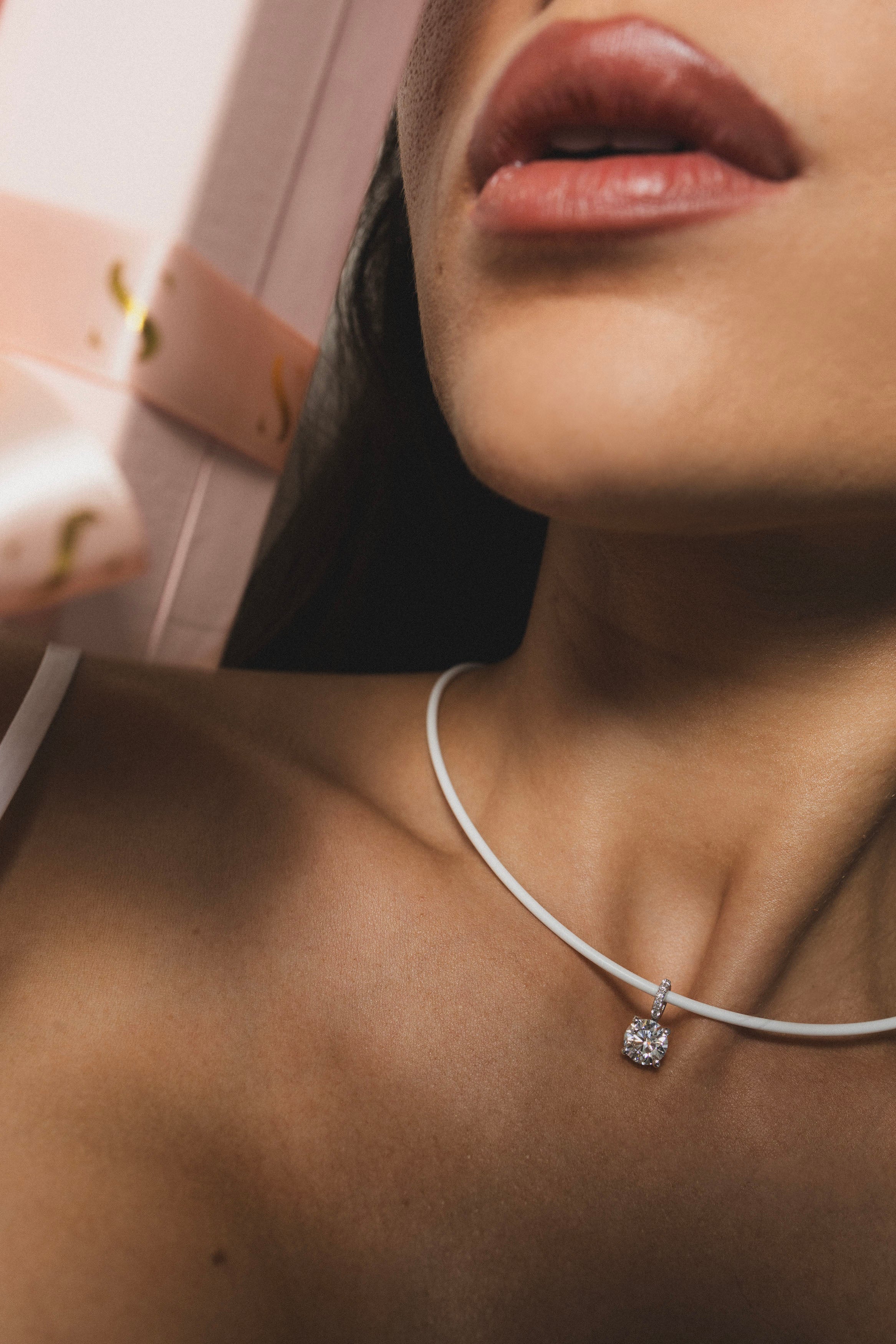 SILIKA ROUND PAVE LOOP
