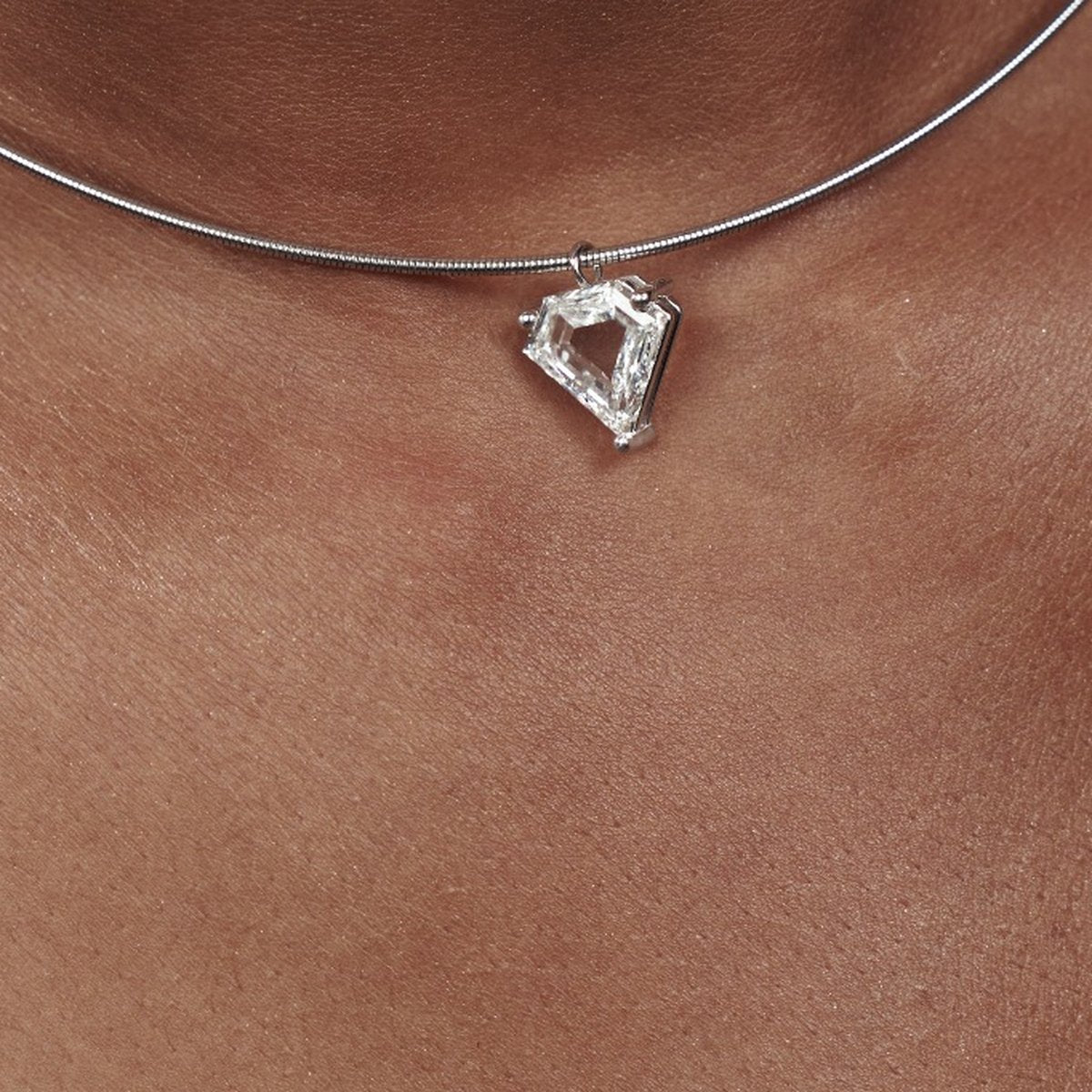 18k GOLD PENTAGONAL CUT DIAMOND