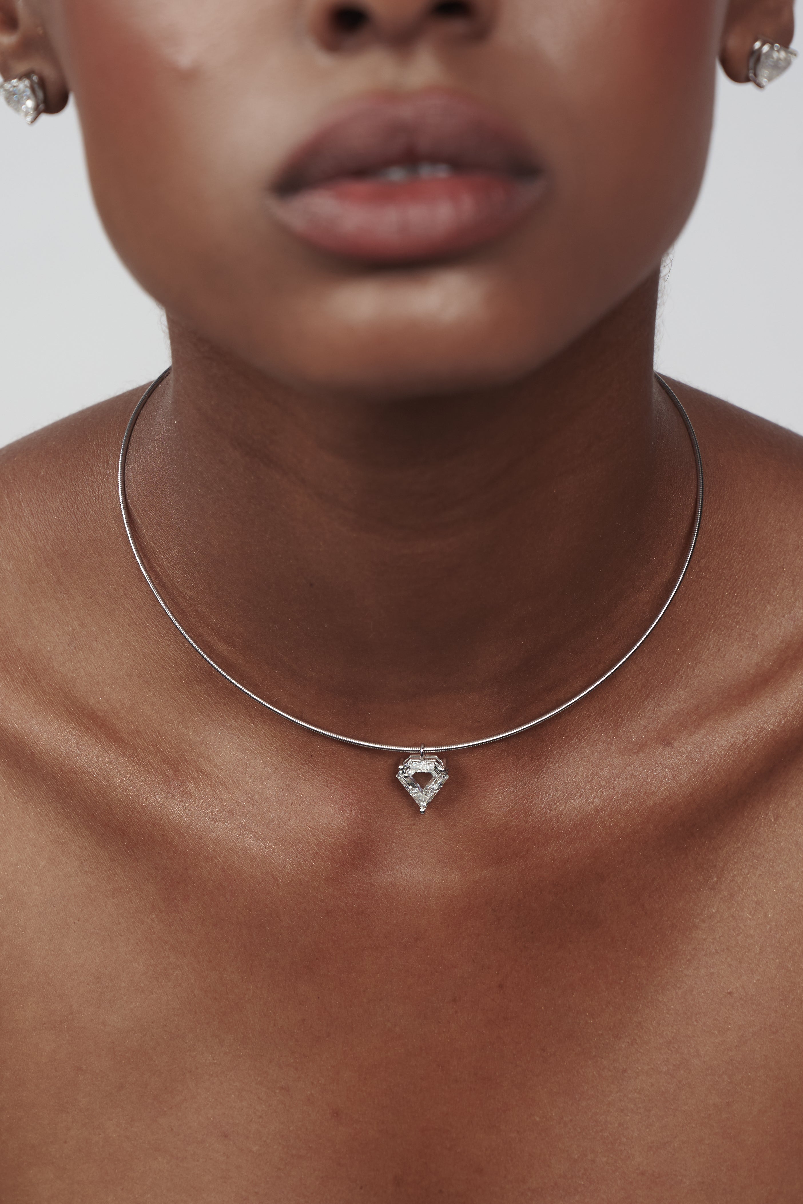 18k GOLD PENTAGONAL CUT DIAMOND