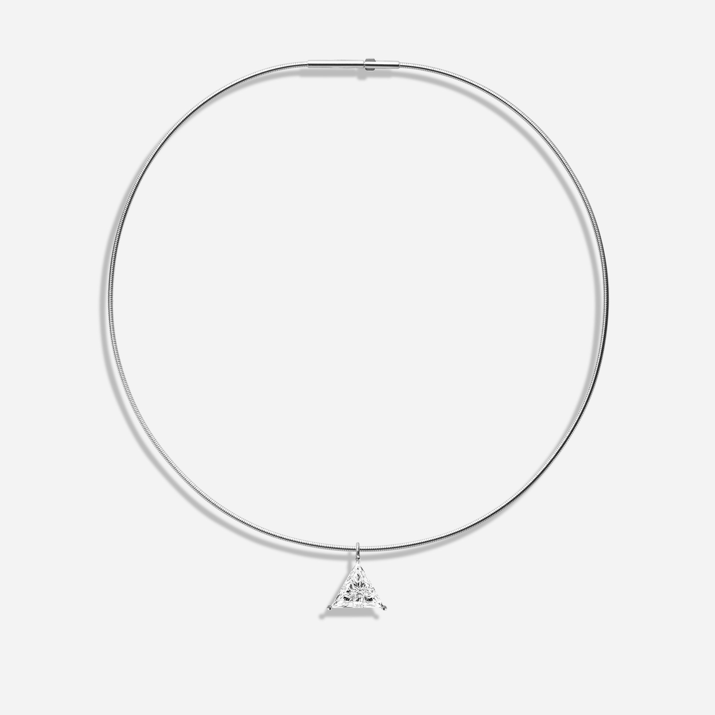 18k GOLD TRILLION CUT DIAMOND