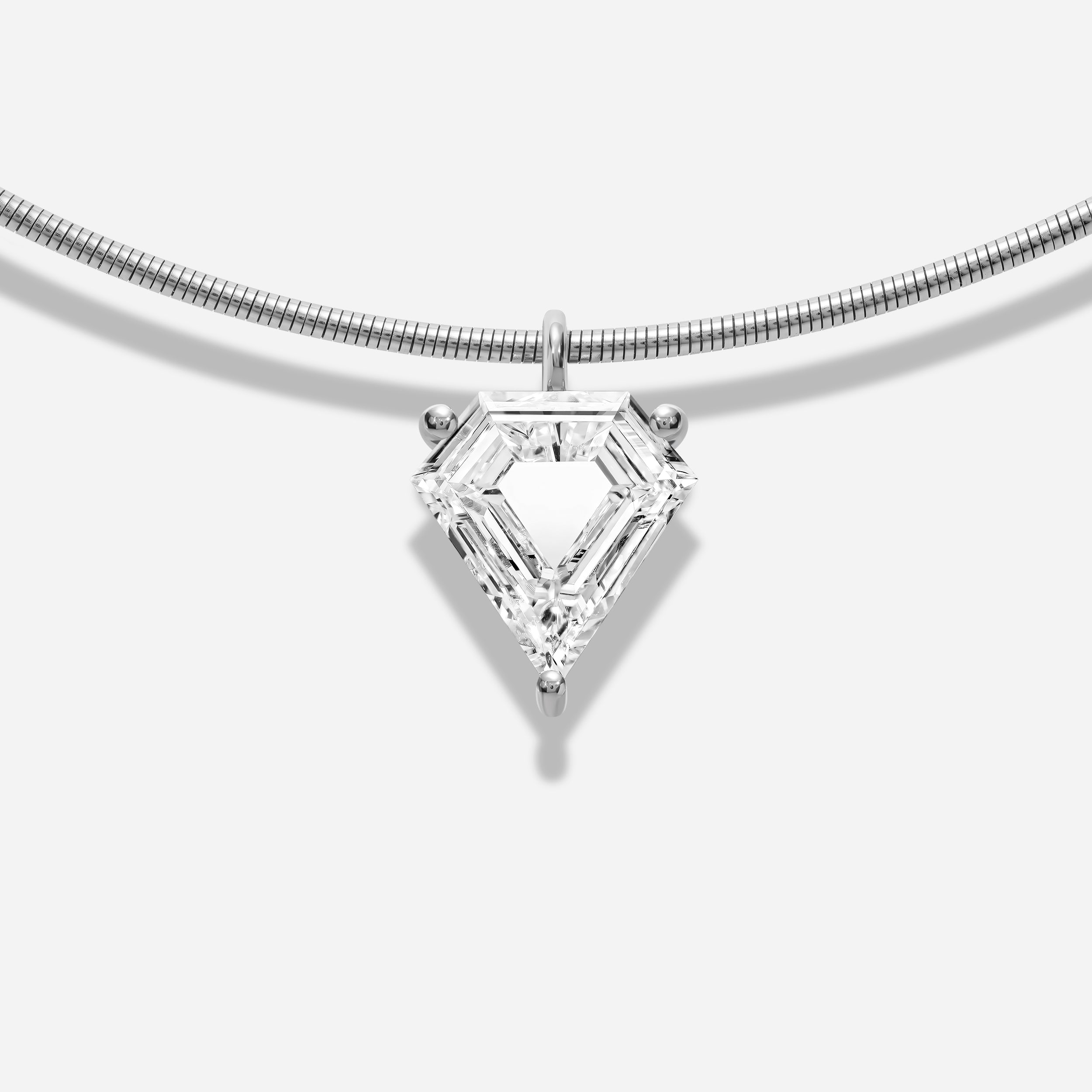 18k GOLD PENTAGONAL CUT DIAMOND