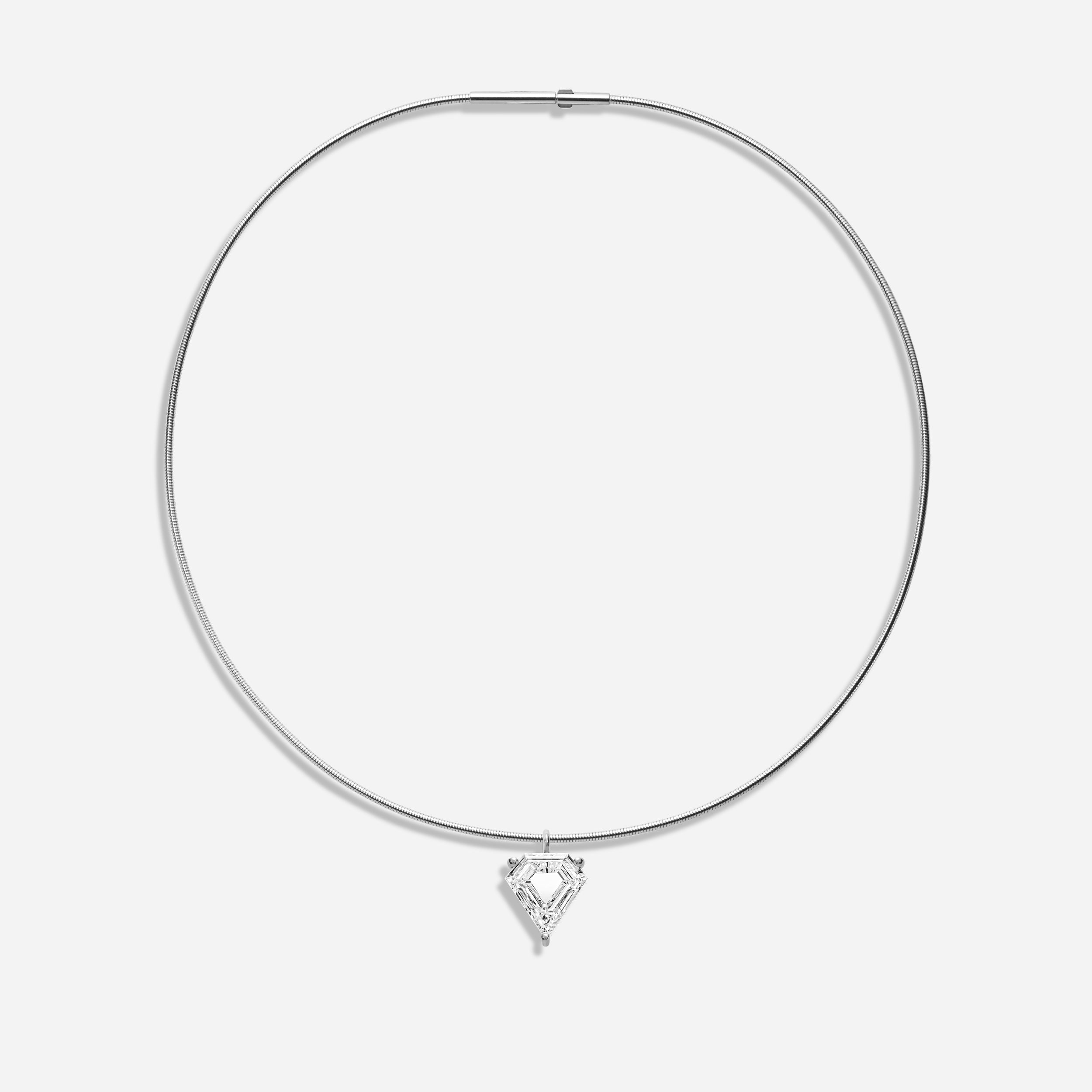 18k GOLD PENTAGONAL CUT DIAMOND