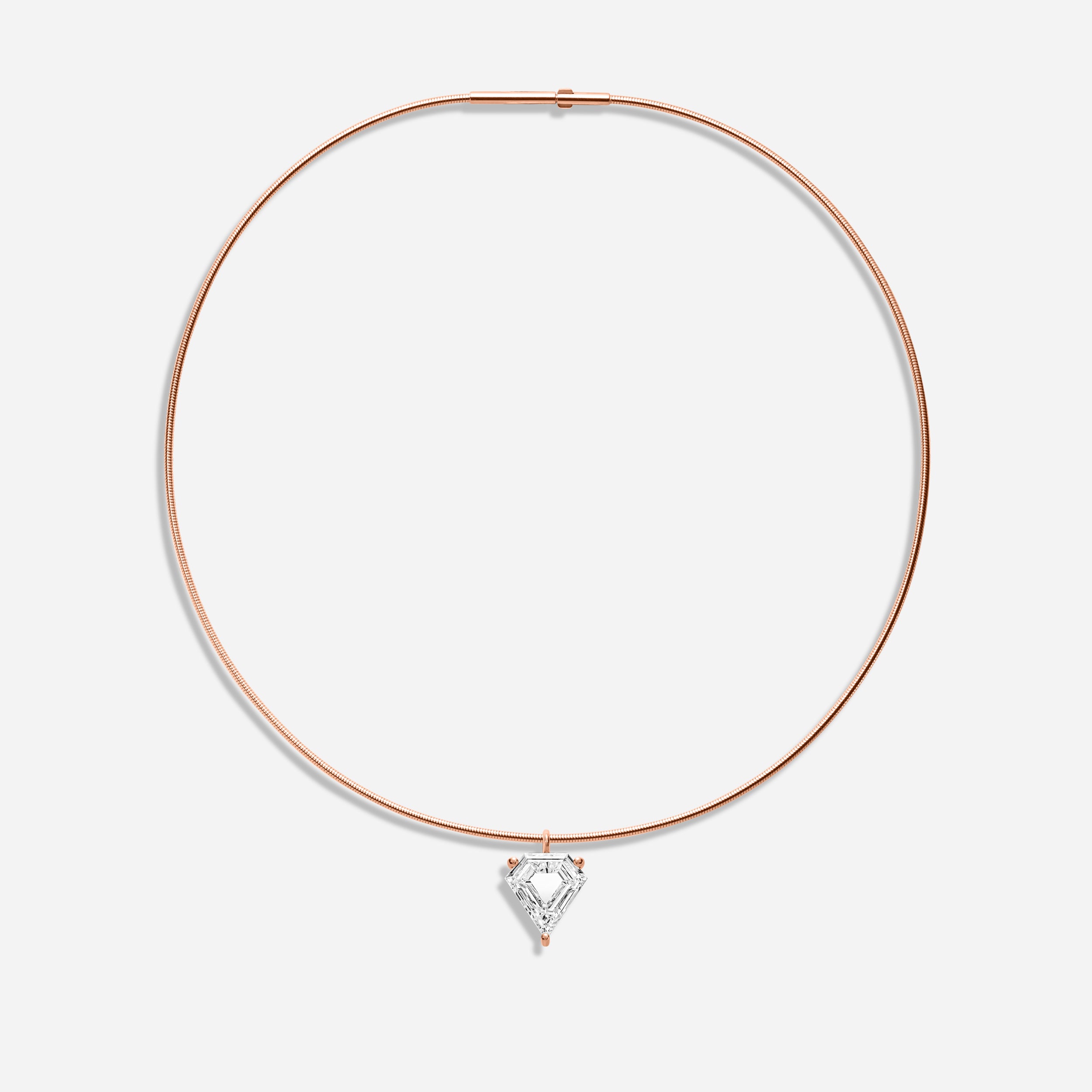 18k GOLD PENTAGONAL CUT DIAMOND