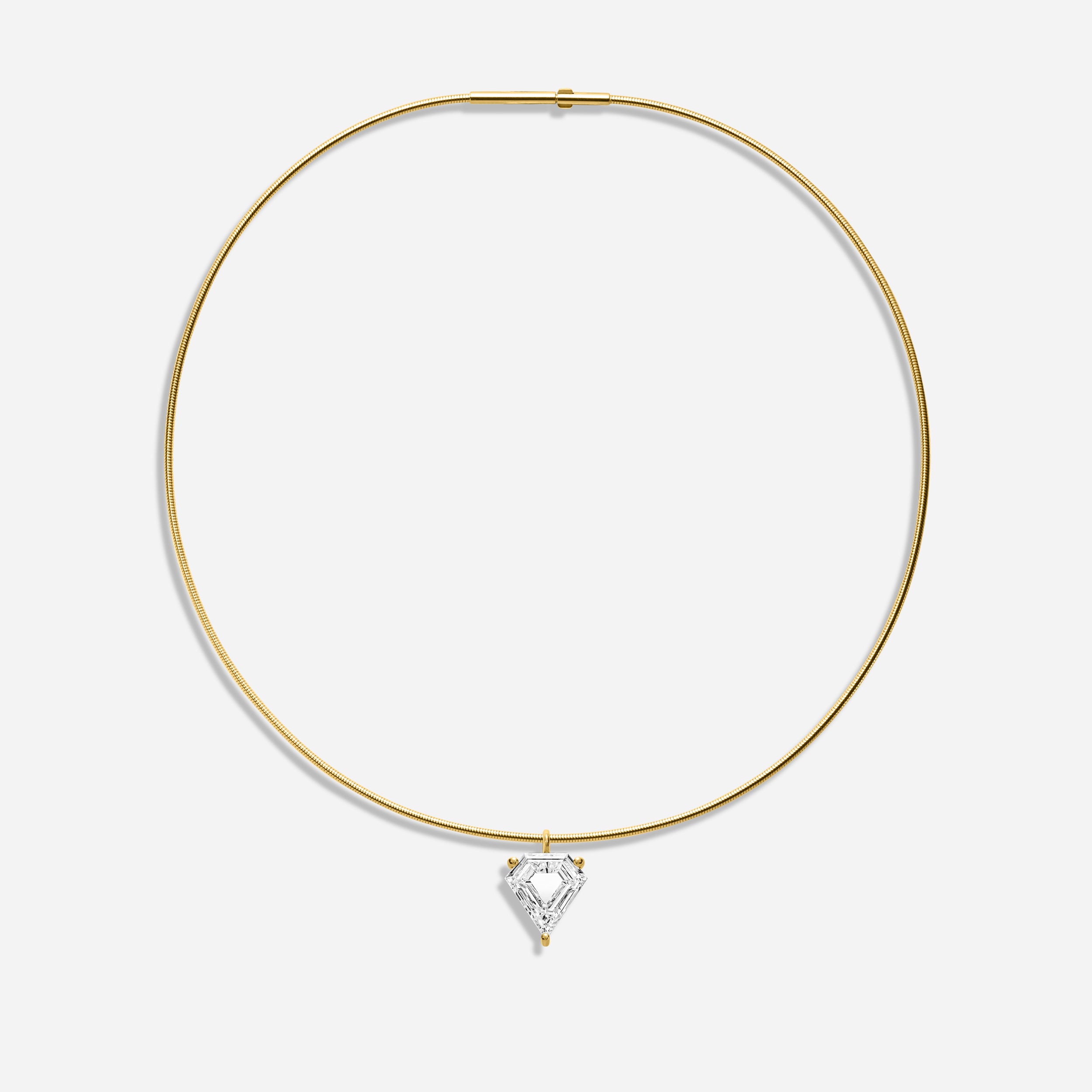 18k GOLD PENTAGONAL CUT DIAMOND