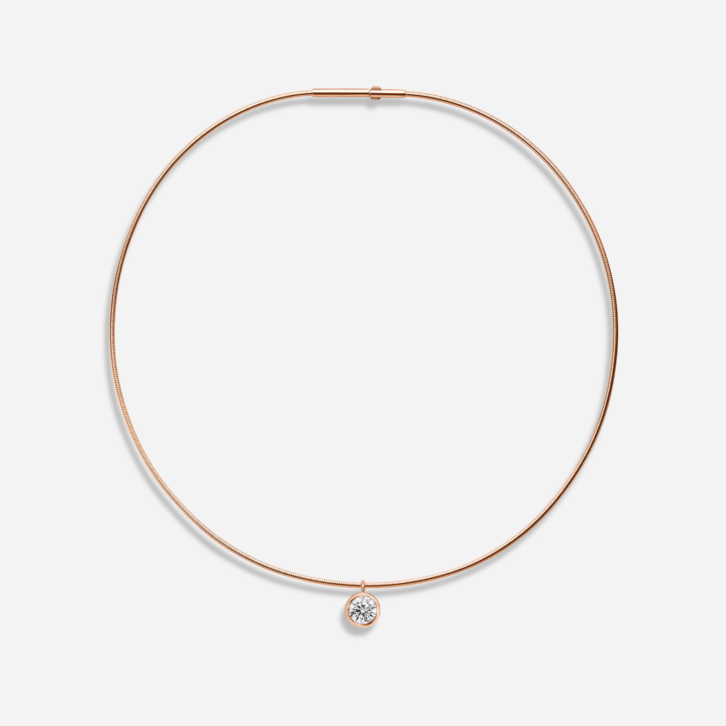 18k GOLD ROUND SHAPE BEZEL DIAMOND