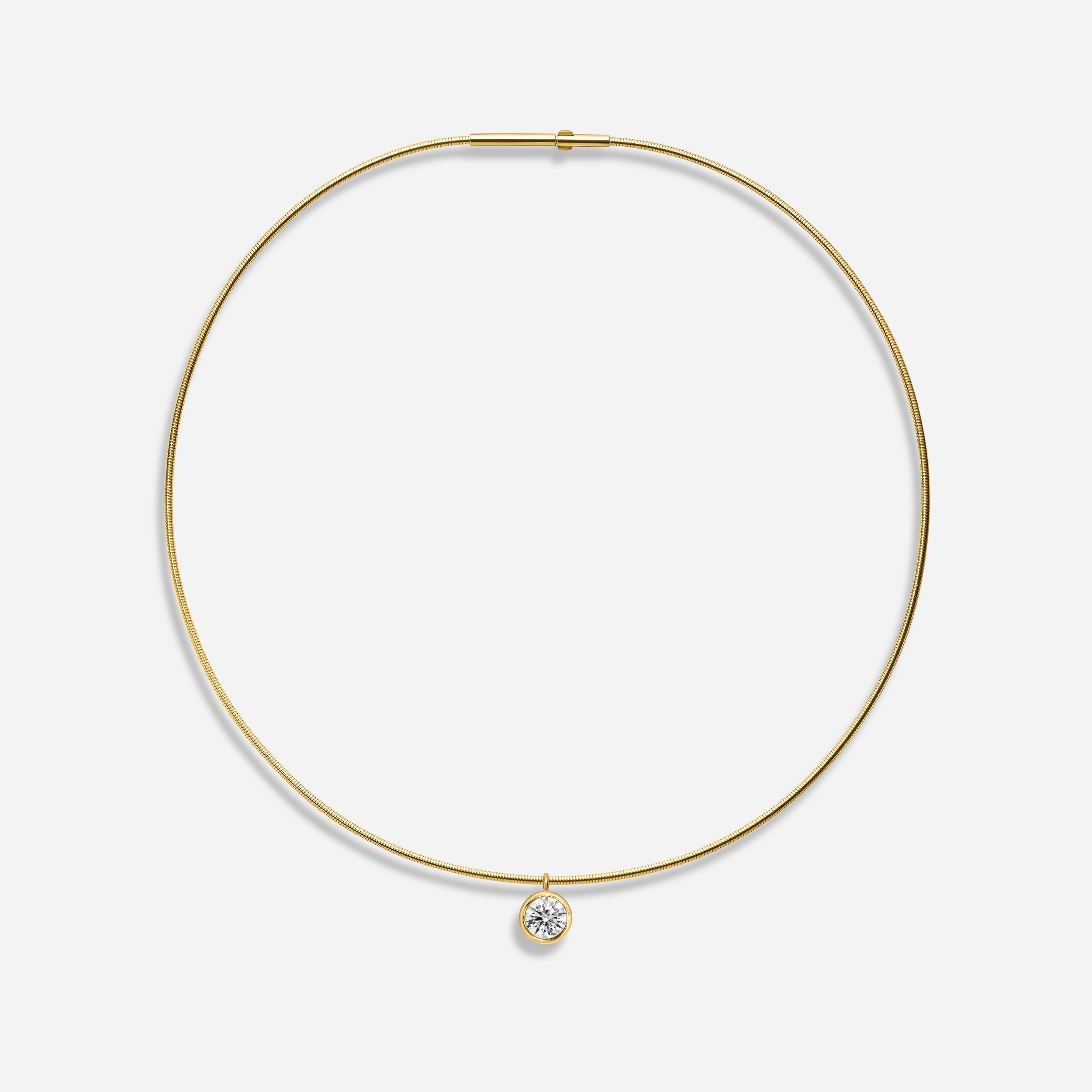 18k GOLD ROUND SHAPE BEZEL DIAMOND