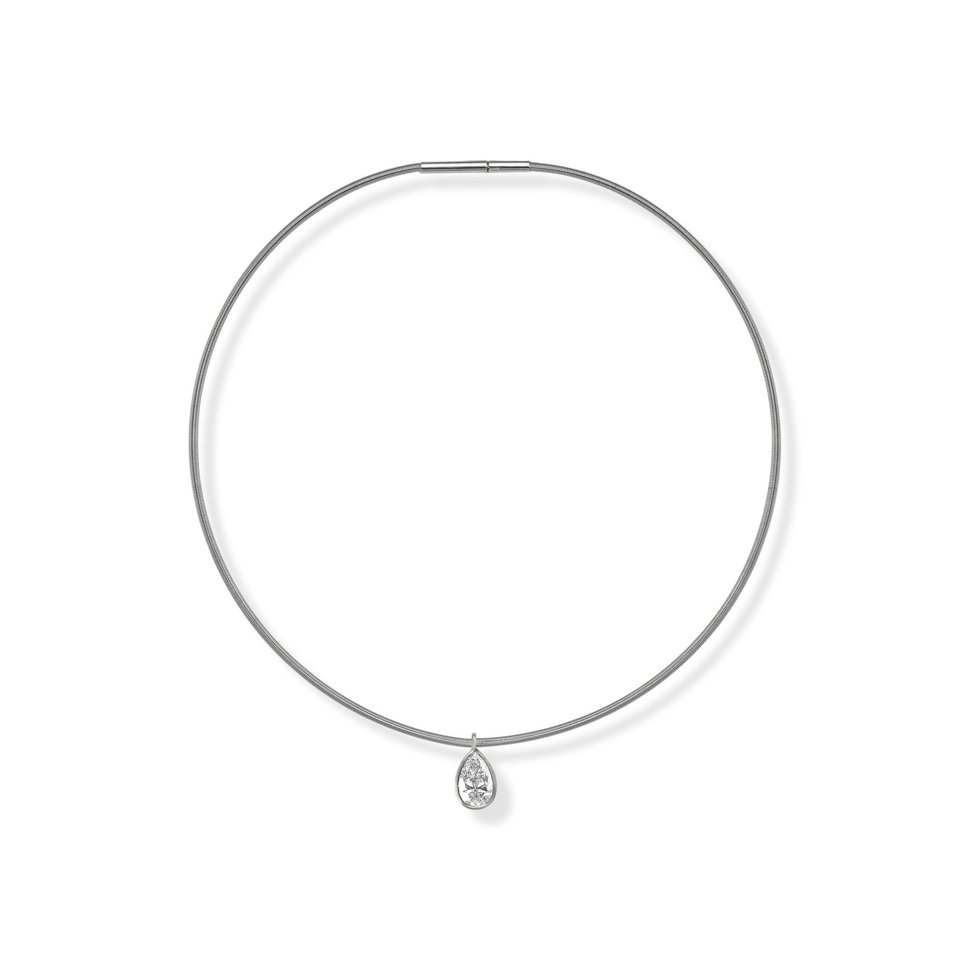 18k GOLD PEAR SHAPE BEZEL DIAMOND
