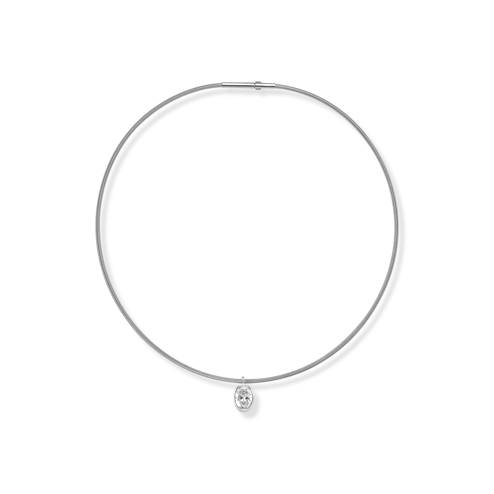 18k GOLD OVAL BEZEL DIAMOND